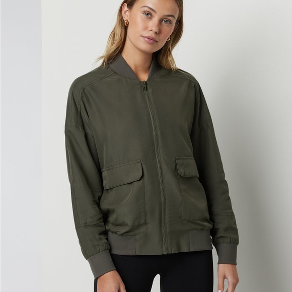 Vuori Women's Bomber Jacket - Picture 1 of 4